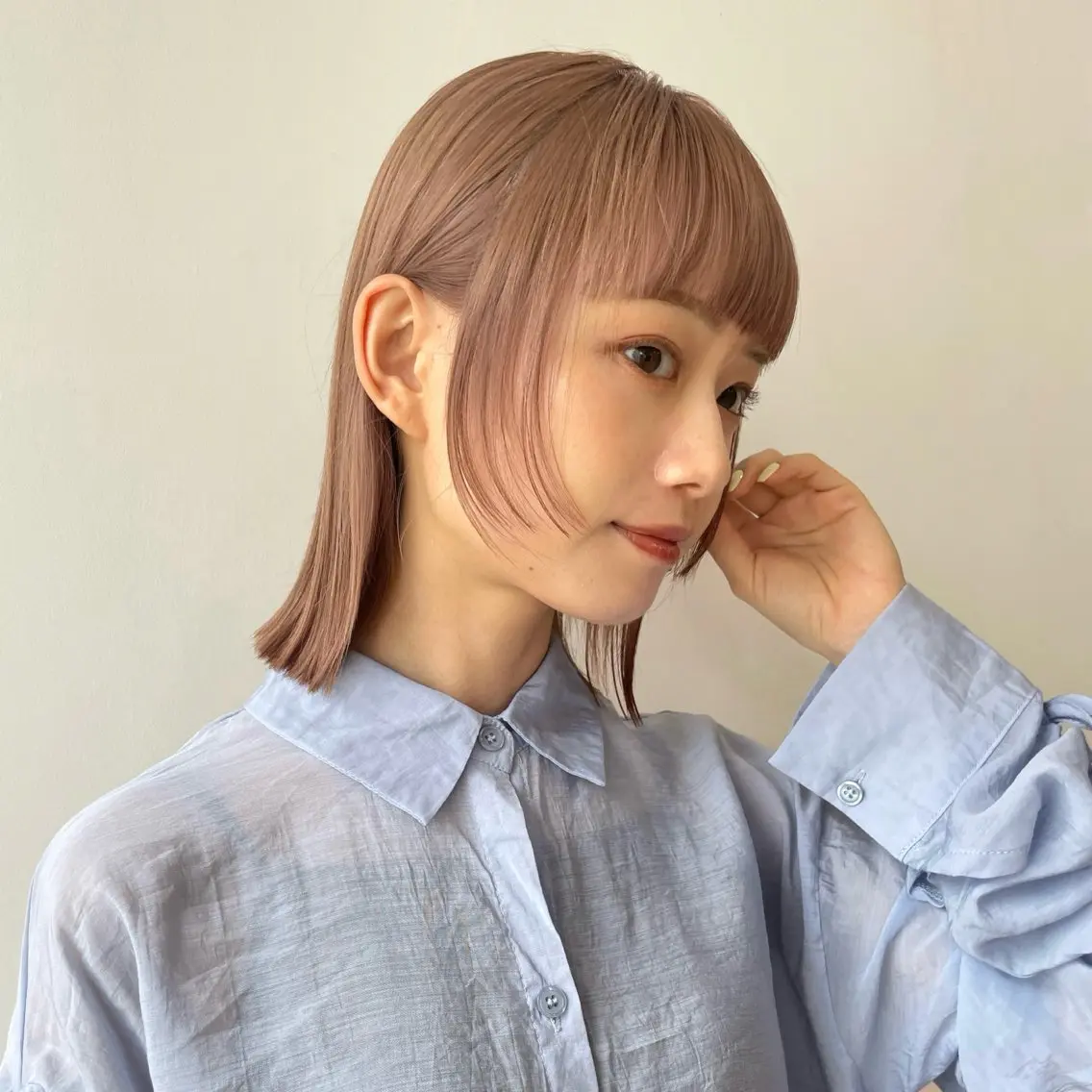 ショート カラー ベージュカラー ピンクカラー ピンクベージュ 顔まわり🥨レイヤー /透明感/水口舞奈のヘアスタイル