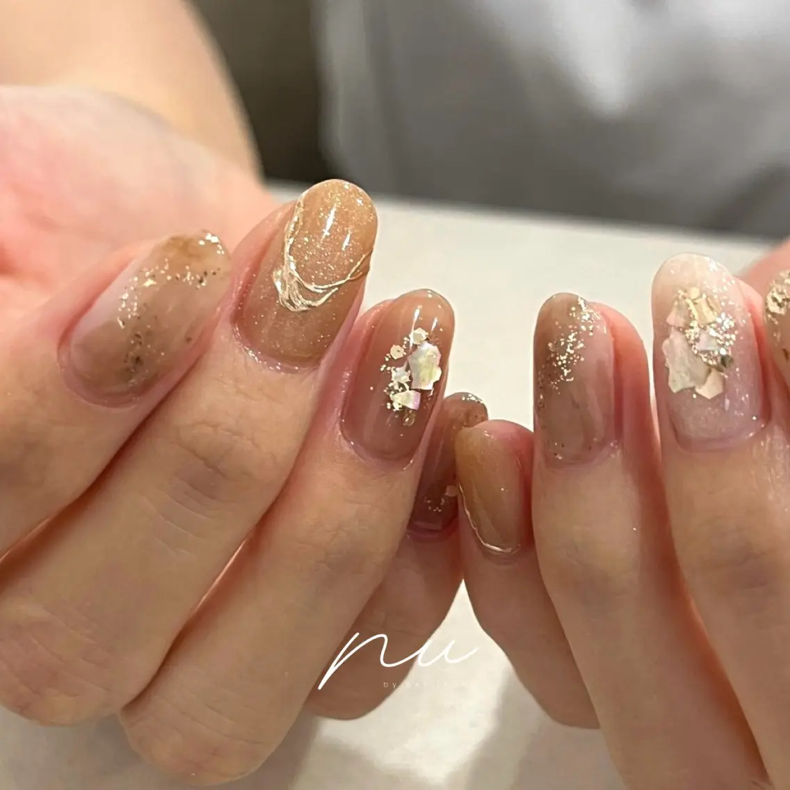 ネイル ゴールド オフィスネイル ハンドネイル nu by petitnanoのネイルデザイン