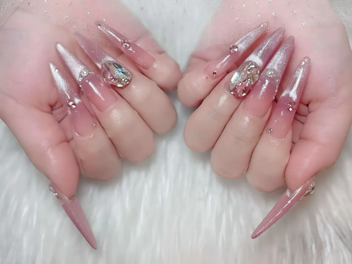 ネイル アートネイル オーロラネイル クリアネイル 長さ出し フレンチネイル ハンドネイル Rin Nail 新大久保店のネイルデザイン
