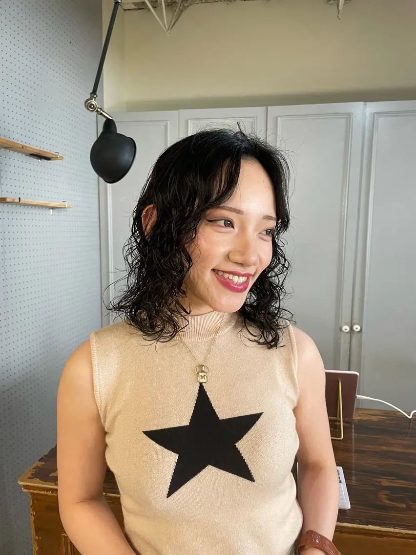 セミロング パーマ カット パーマ 🤩噂のMr.髪ポジ ティブ®️yu🤩のヘアスタイル