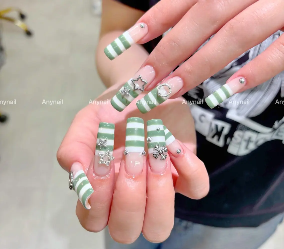 ネイル チークネイル 長さ出し フレンチネイル ジェルネイル 韓国ネイル ハンドネイル Any nail新大久保店のネイルデザイン