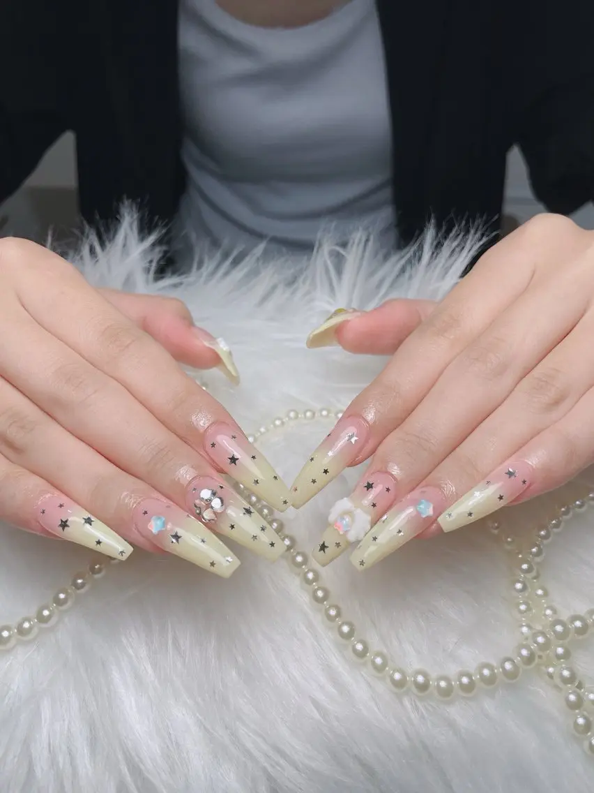 ネイル ガーリー ハート 韓国ネイル ニュアンスネイル リボン ハンドネイル Sora nail 長さ出し専門店のネイルデザイン
