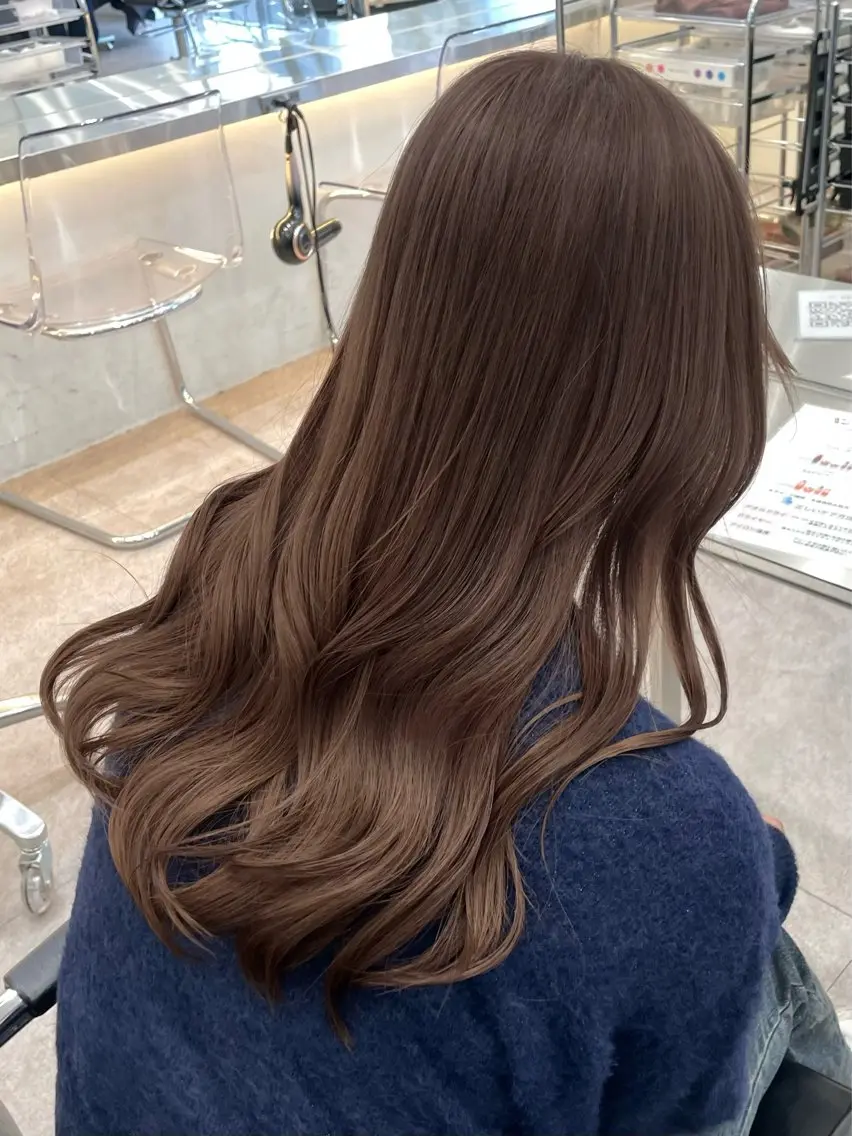 セミロング カラー カット ヘアカラー 原宿🩵 ブリーチカラー優海のヘアスタイル