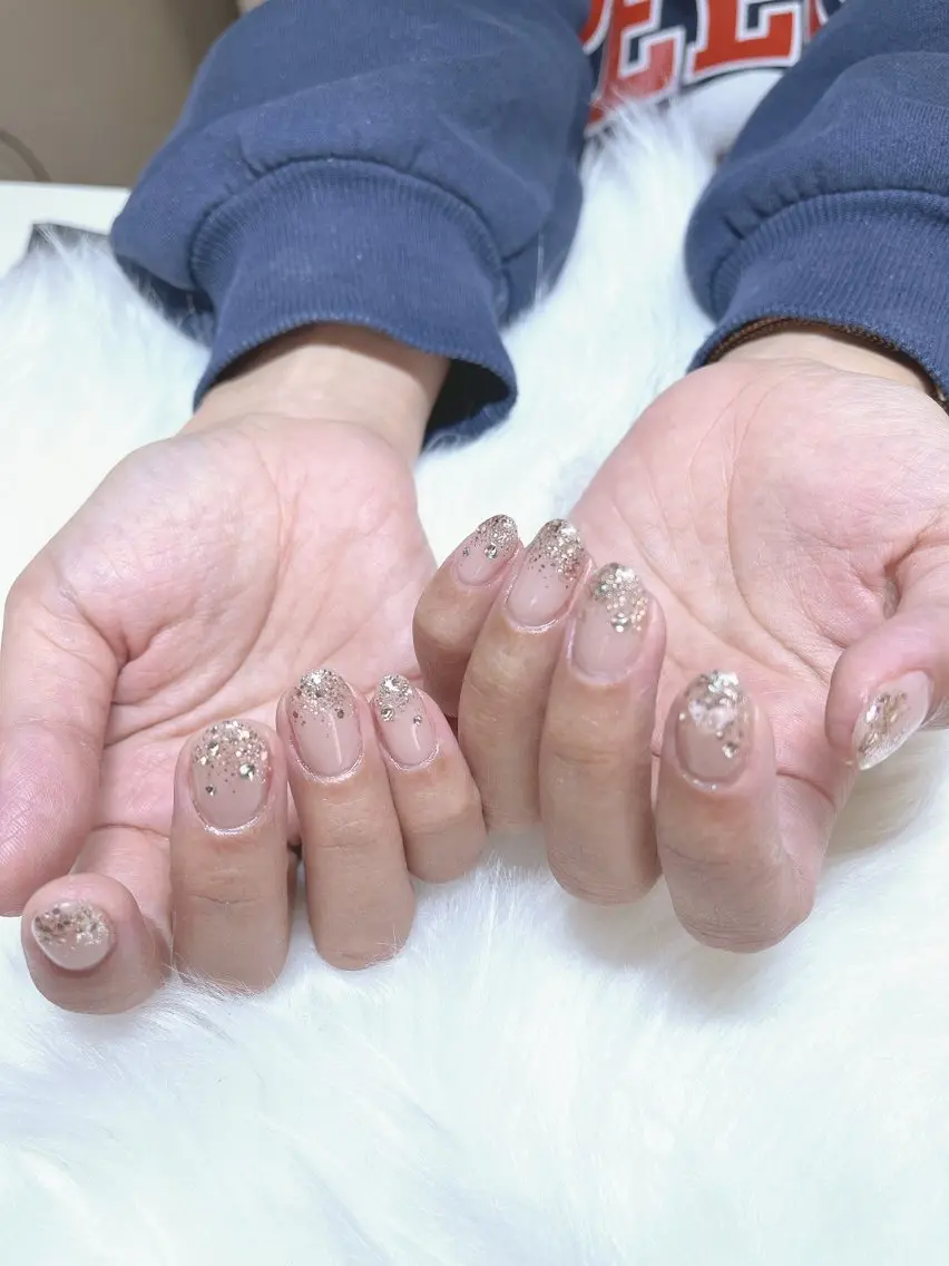 ネイル キラキラネイル レイレア ネイルルームのネイルデザイン