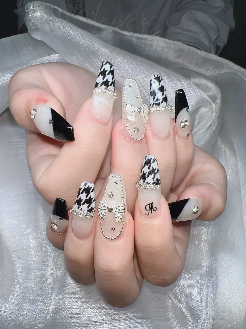 ネイル 長さ出し グラデーション キラキラネイル マグネットネイル ニュアンスネイル Lee Nails チップ長さだし専門店のネイルデザイン