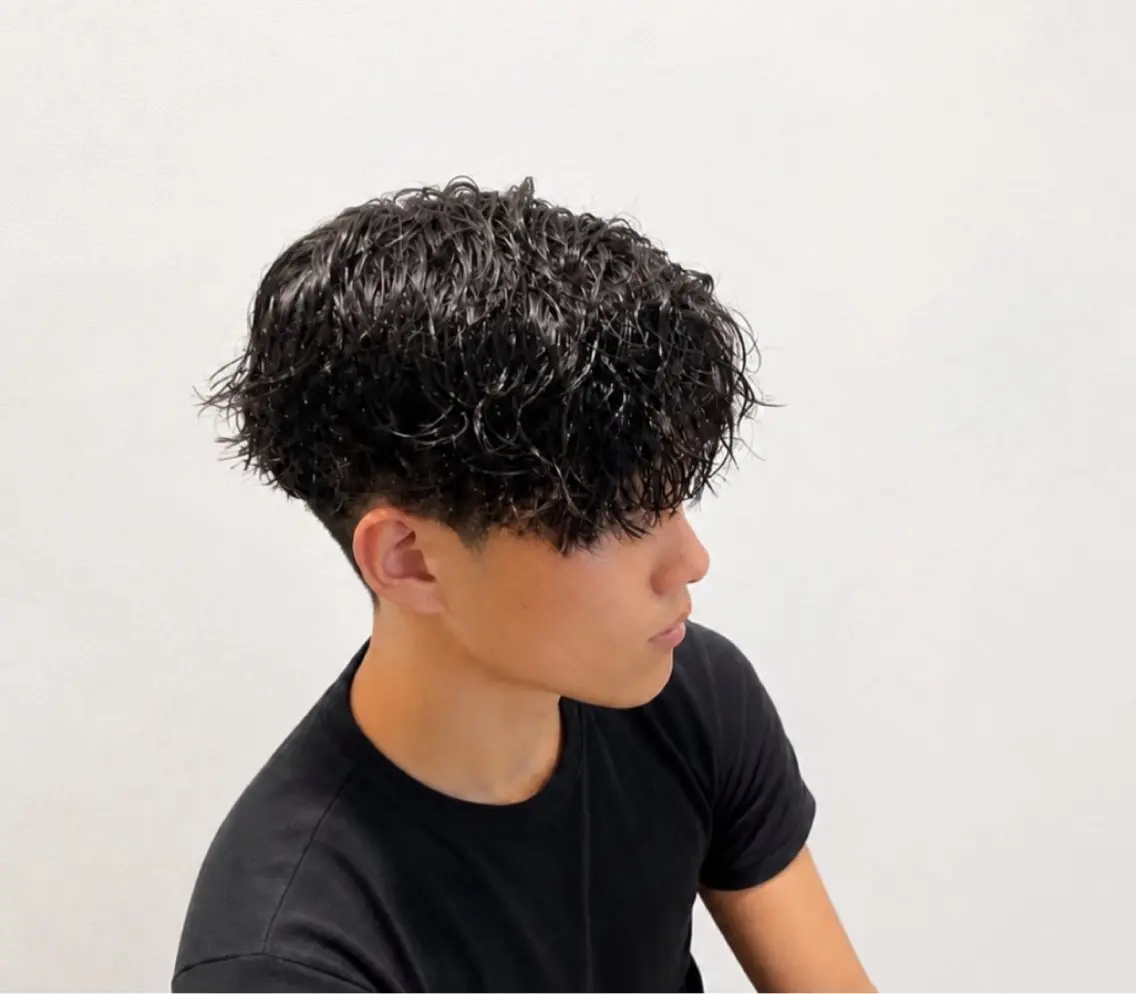 ミディアム パーマ 秋葉 玲唯のヘアスタイル