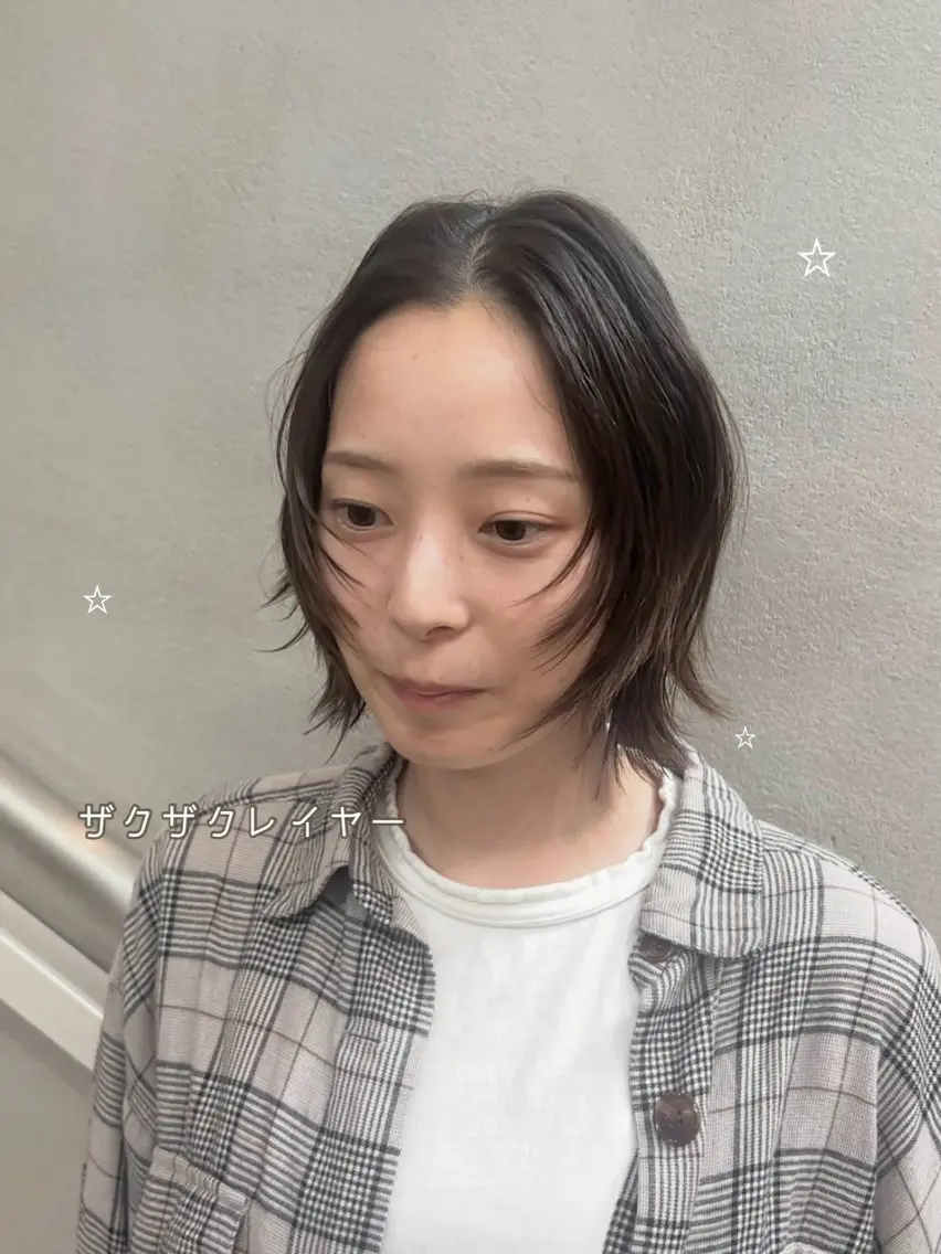 ショート 顔周りカット レイヤーカット 外ハネヘア コトノ/レイヤー /透明感カラーのヘアスタイル