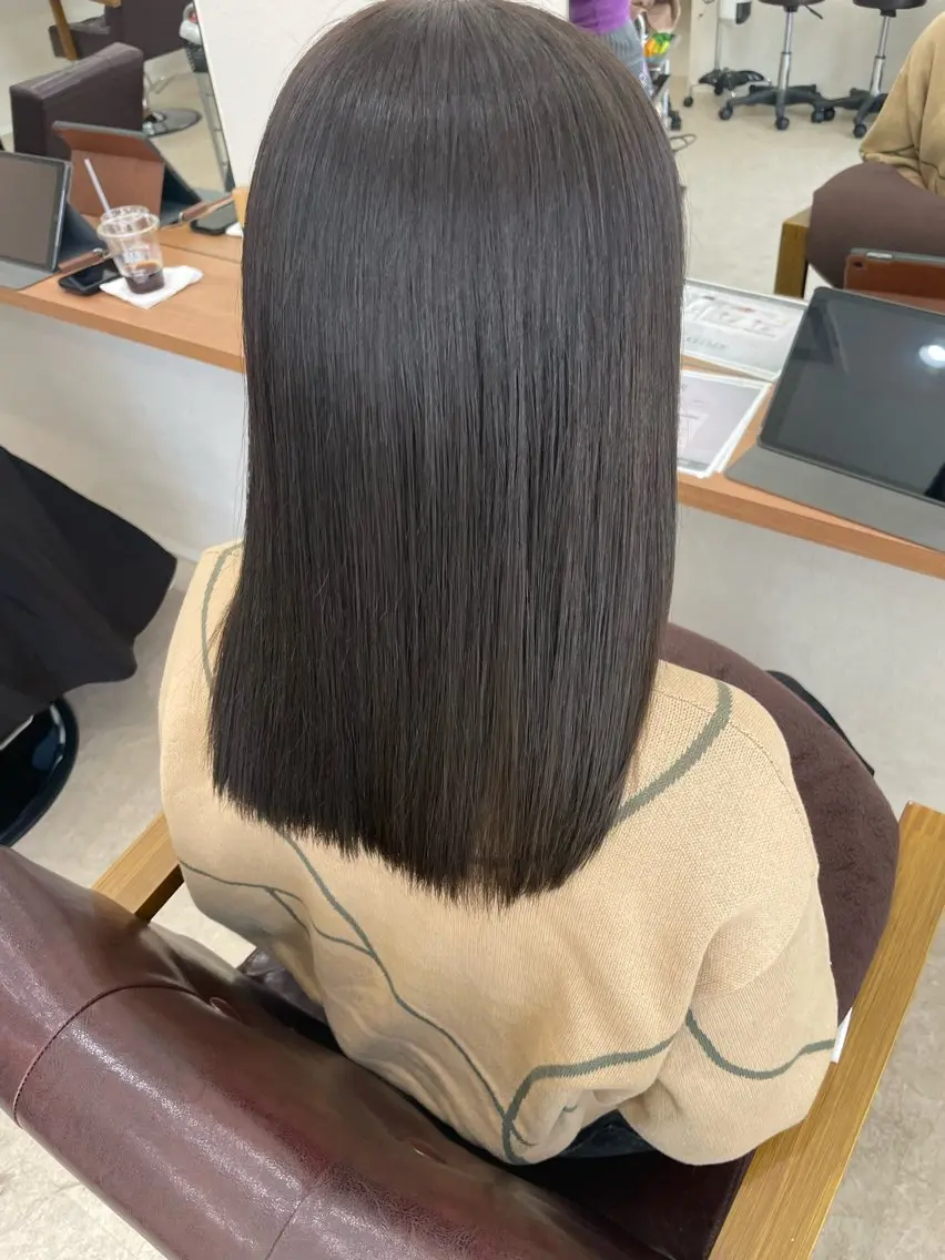 ミディアム カット ヘアカラー トリートメント 鈴木 梨瑚のヘアスタイル