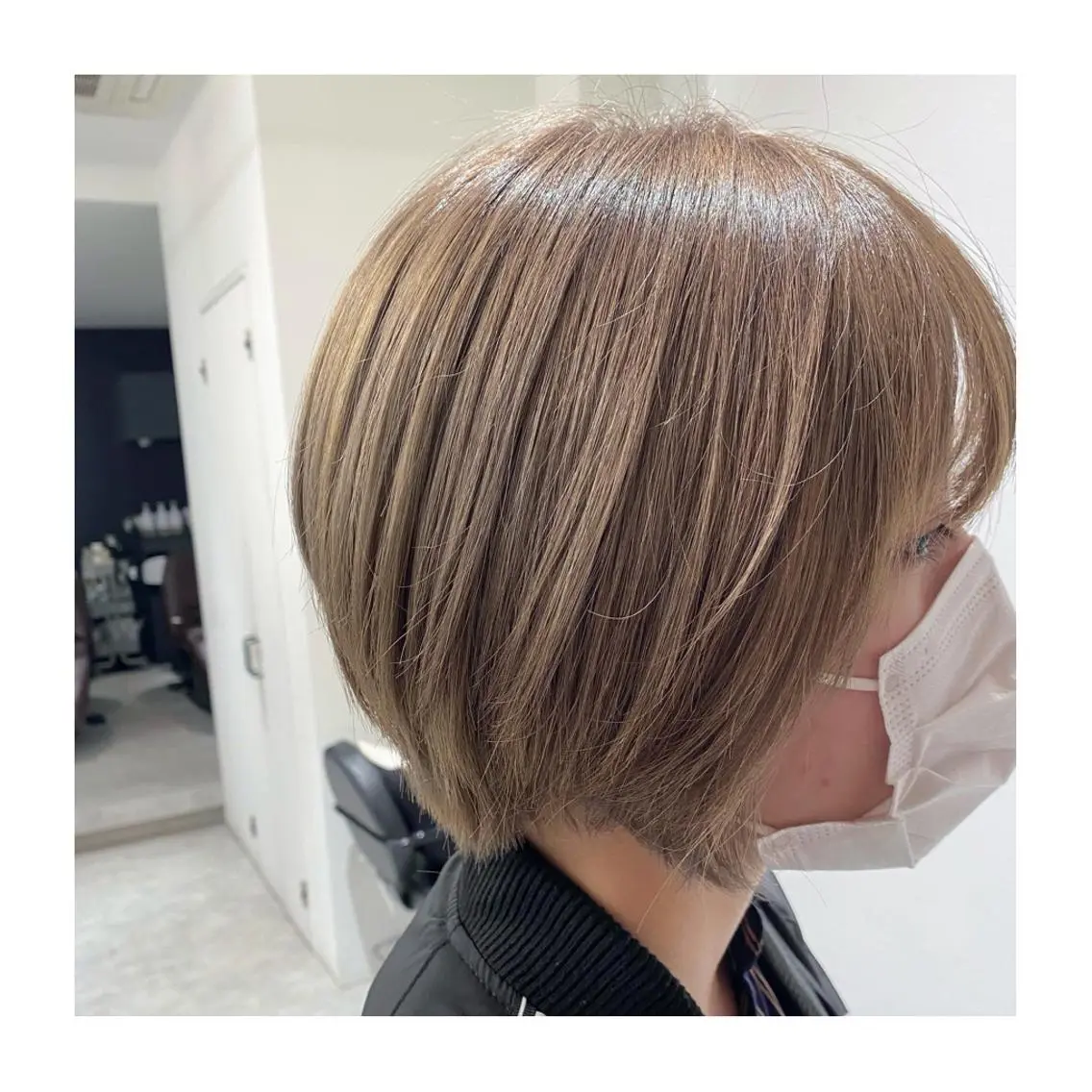 ショート カラー 透明感カラー グレージュ ショートヘア 小國 綾かのヘアスタイル