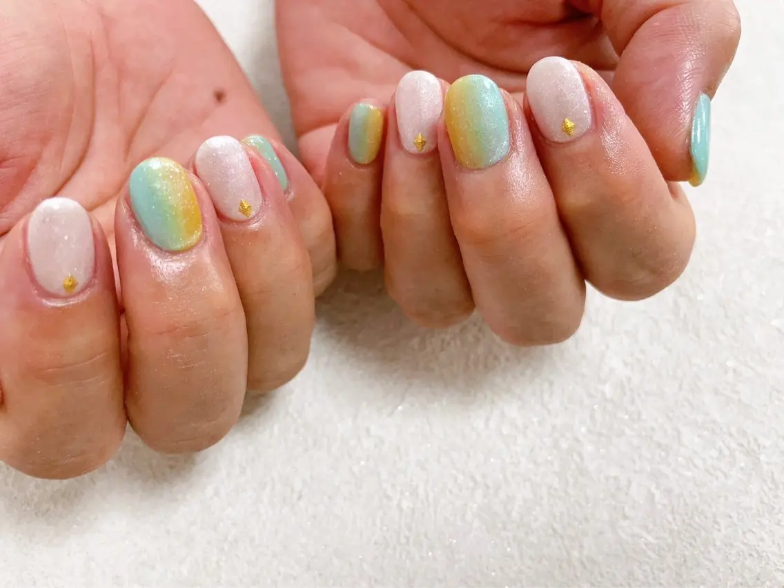 ネイル オーロラネイル フラワーネイル フットネイル フレンチネイル ジェルネイル mogunail &blowのネイルデザイン