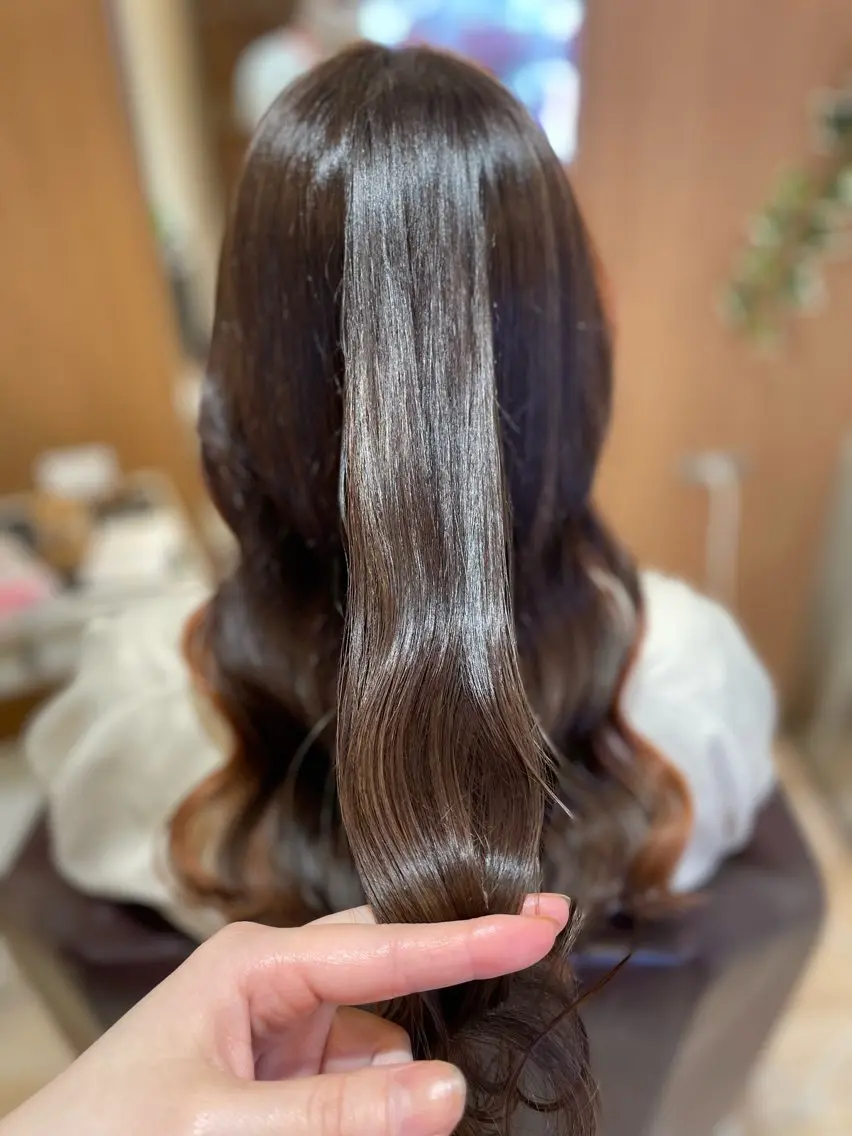 ロング カラー ブリーチ イルミナカラー オレンジ トリートメント カット ヘアカラー トリートメント ヘアスタイリスト 🔥aikoのヘアスタイル