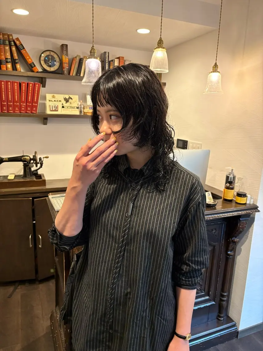 セミロング カラー パーマ ウルフカット カット ヘアカラー パーマ 目黒美容室/本橋 真樹のヘアスタイル
