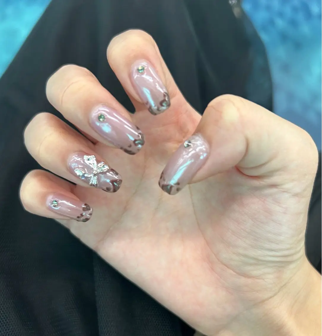 ネイル アニマル柄 ハート キラキラネイル ホワイト koko nailのネイルデザイン