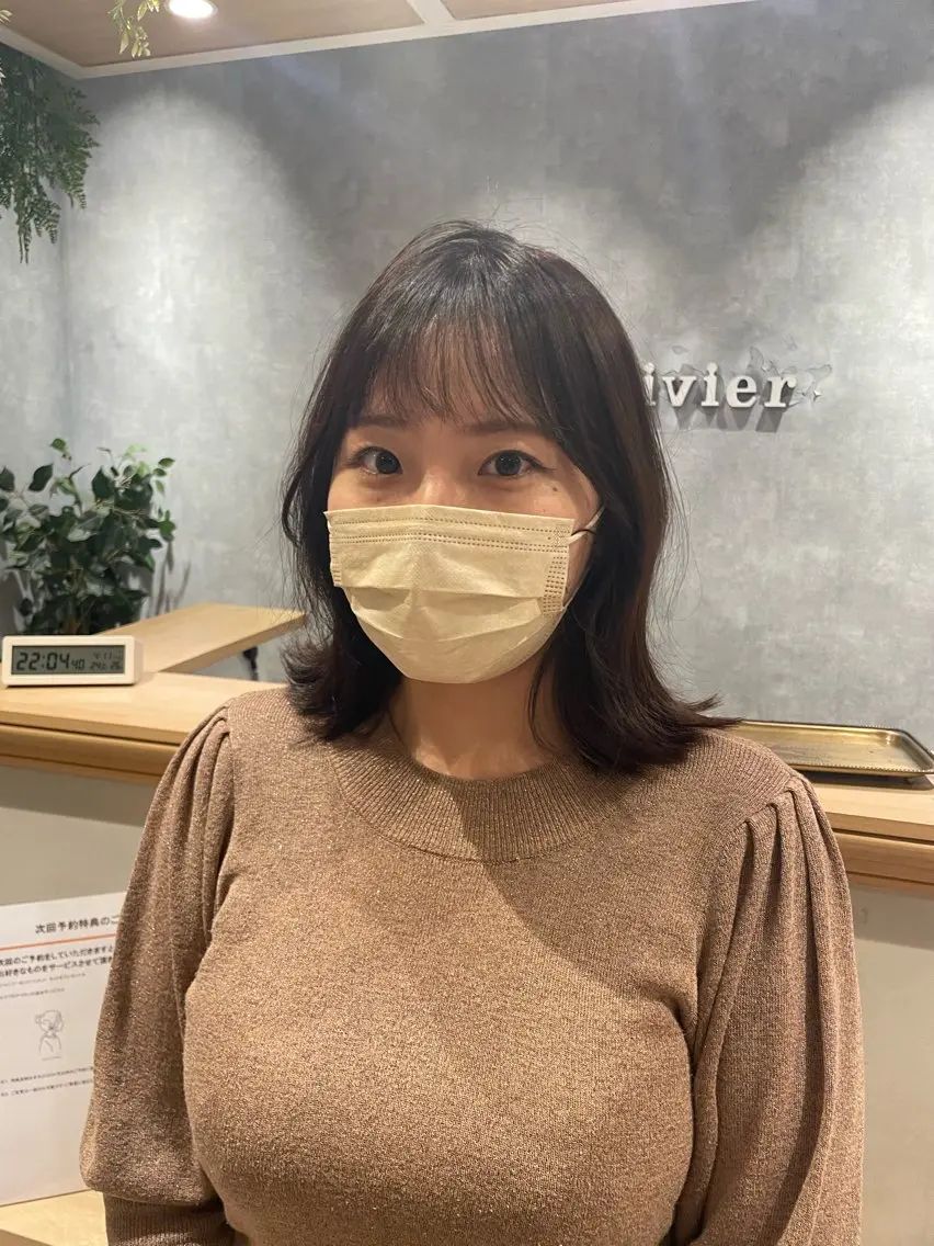セミロング カラー くびれヘア レイヤーカット 透明感カラー 🩶🩵🩷AIRIのヘアスタイル
