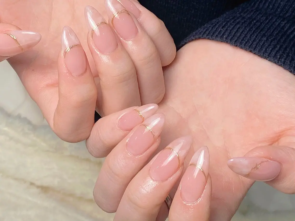 ネイル チークネイル フレンチネイル ジェルネイル ガーリー キラキラネイル ハンドネイル UM Nail Salonのネイルデザイン