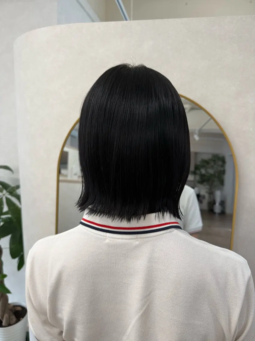 ショート カラー ヘアカラー 炭屋 波音のヘアスタイル