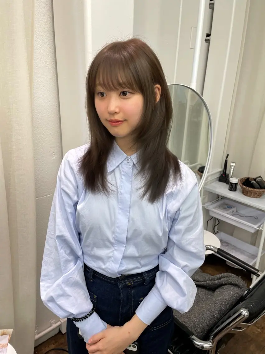 ミディアム カラー オリーブカラー カット ヘアカラー トリートメント レイヤーカット🎀 kanaのヘアスタイル