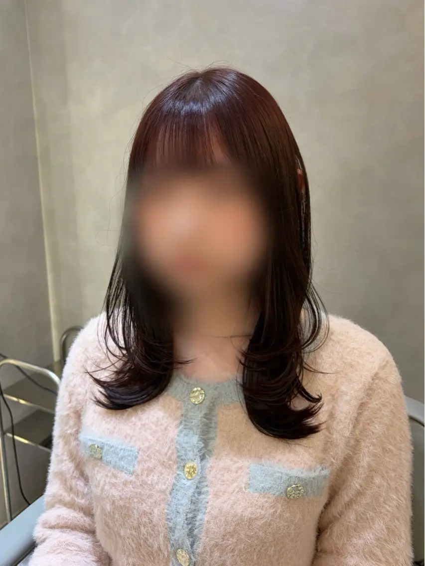 ミディアム ミディアムレイヤー 顔まわりレイヤー 顔周りカット レイヤーカット ヘアカラー Ayano‪‪🎀似 合わせ×透明感🎀のヘアスタイル