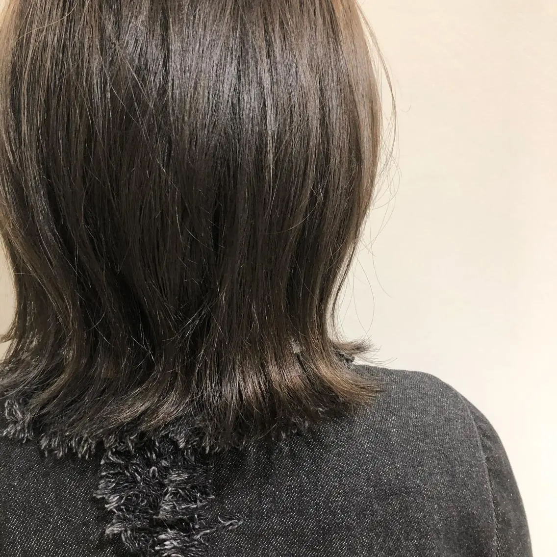 ミディアム カット ヘアカラー 白土 さくらのヘアスタイル