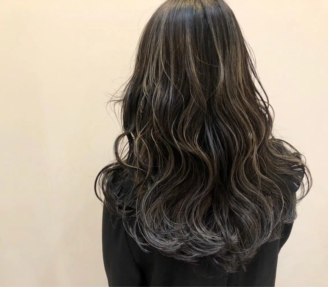 セミロング カラー ハイライトカラー 3Dハイライト ハイライト シールエクステ×美髪 改善/ヨシモトカンジのヘアスタイル