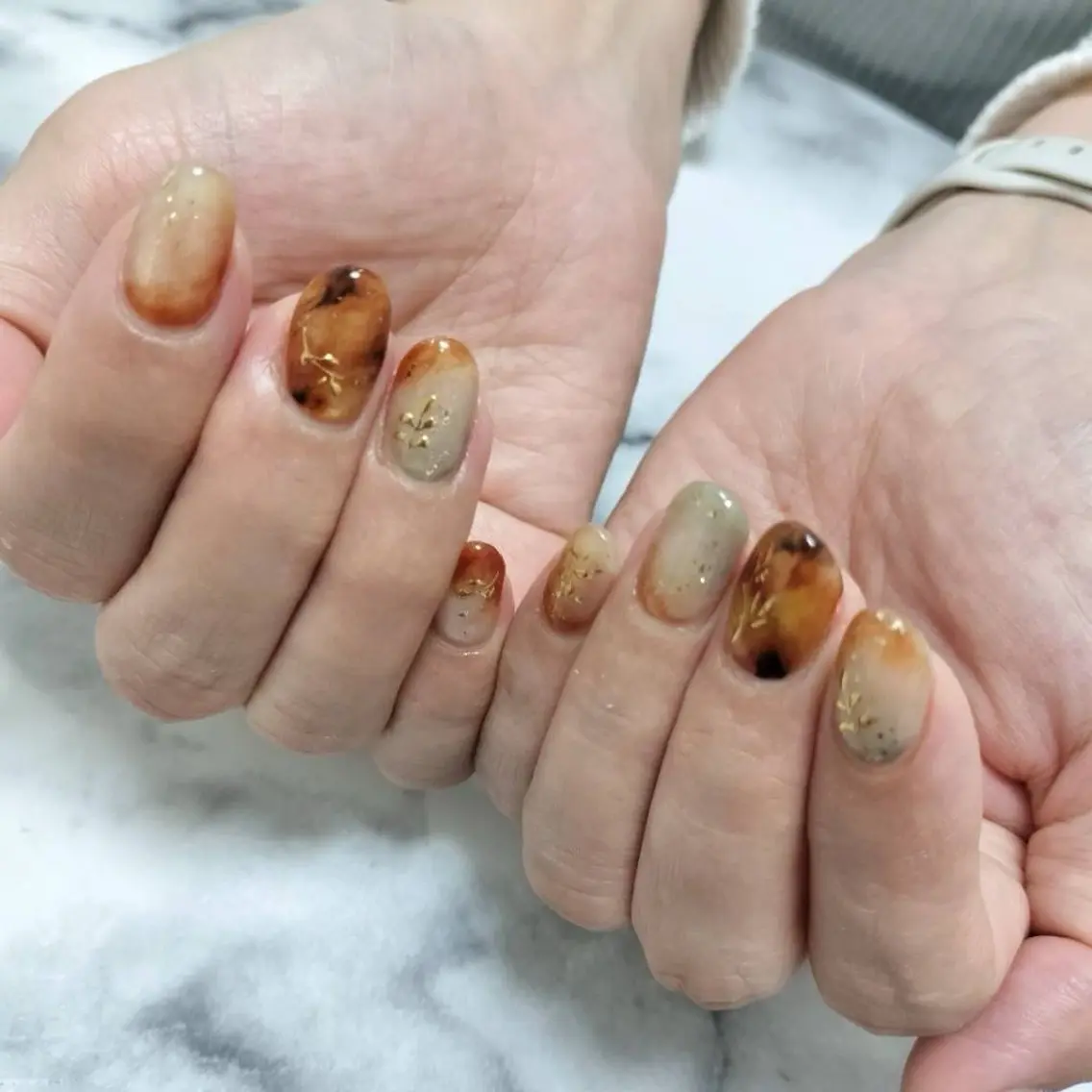 ネイル べっ甲ネイル ハンドネイル ネイルサロン KURIKINDIのネイルデザイン
