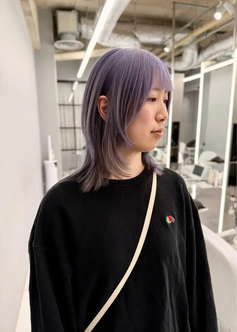 セミロング カラー ラベンダーカラー カット ヘアカラー トリートメント ハイトーンレイヤー 顔まわりSOTAのヘアスタイル