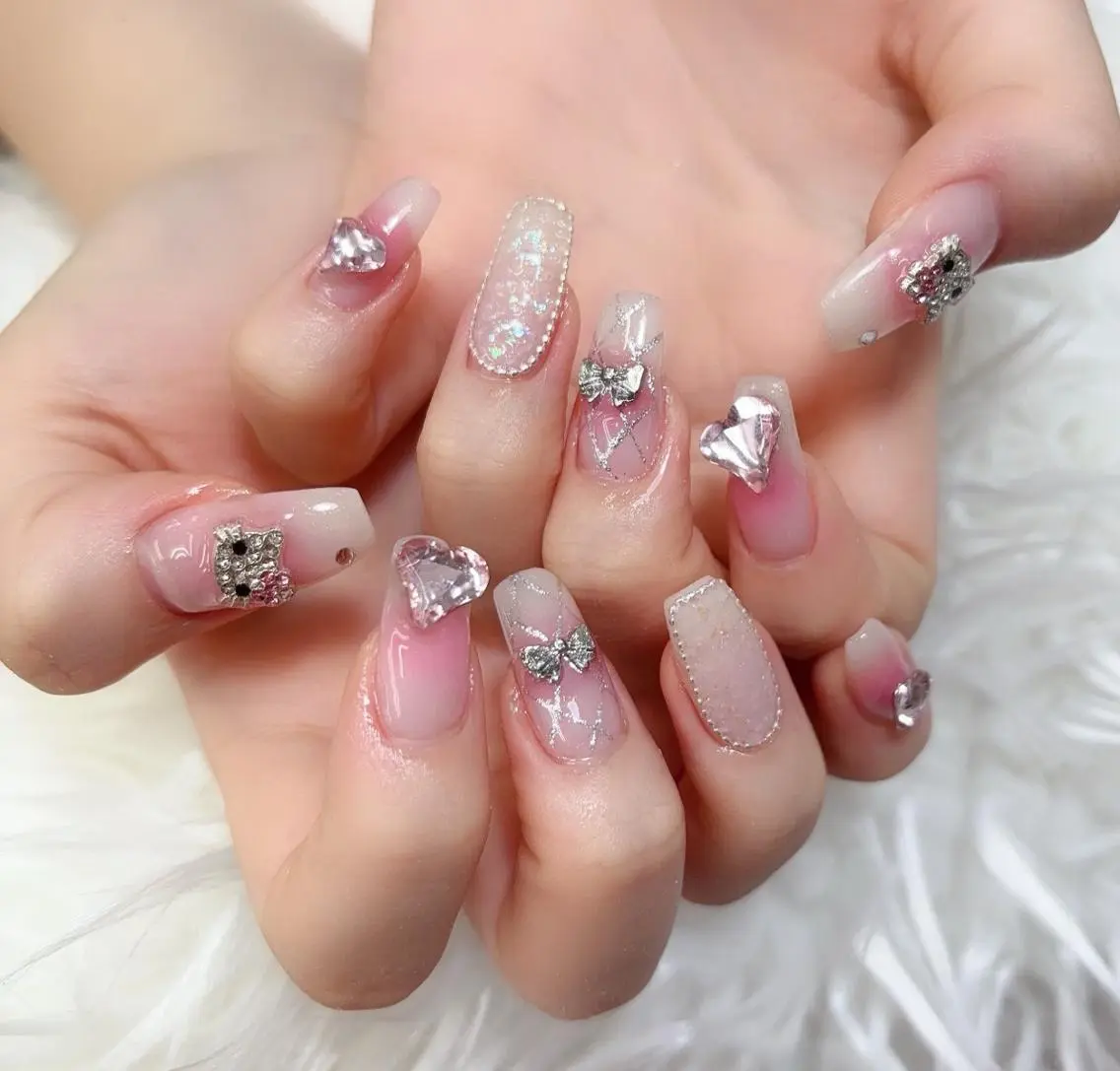 ネイル U nail 🩷 高田馬場店のネイルデザイン