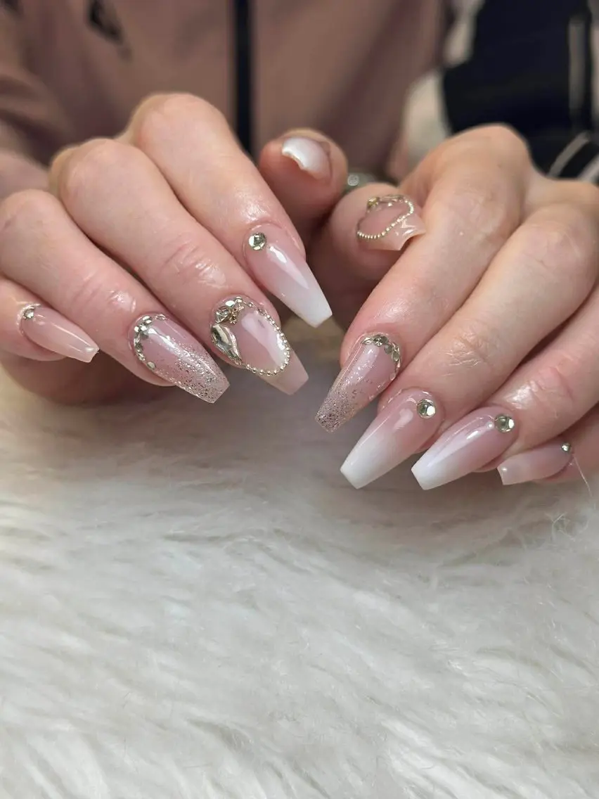 ネイル フレンチネイル ジェルネイル ガーリー 韓国ネイル ロングネイル ハンドネイル NieNail Nezukoのネイルデザイン