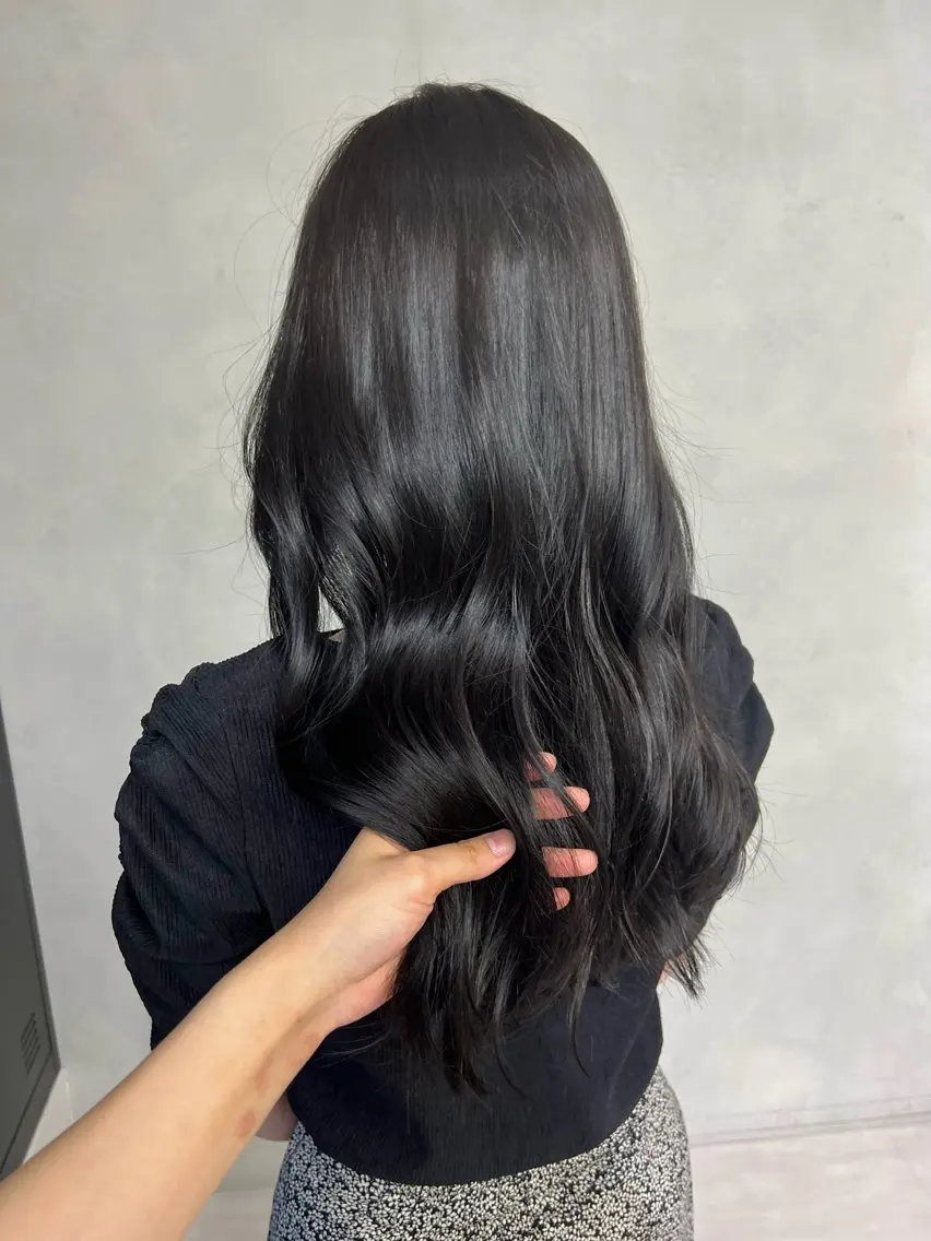 ロング カラー 小森聖奈 韓国風レイヤーカットのヘアスタイル