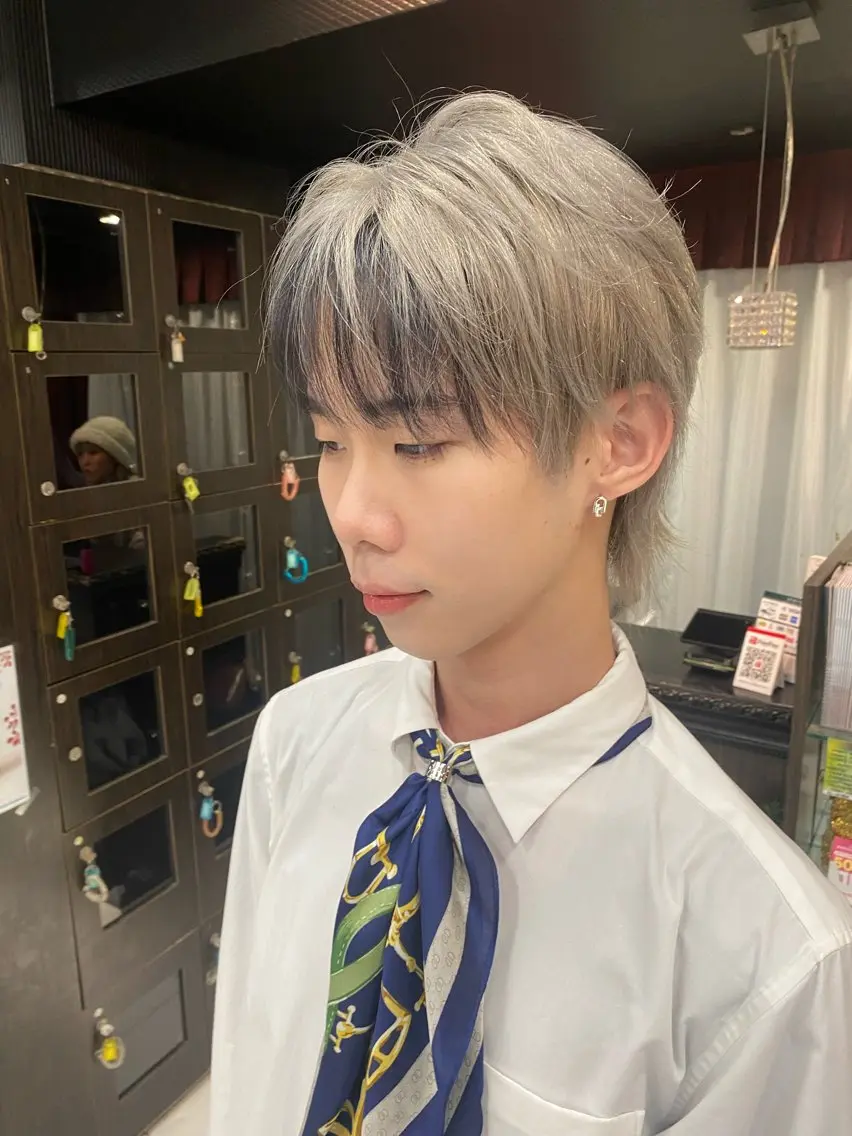 カラー メンズ ダークグレー シルバー ヘアカラー トリートメント グレージュ達人/赤み 消し/ブリーチ/岩崎のヘアスタイル