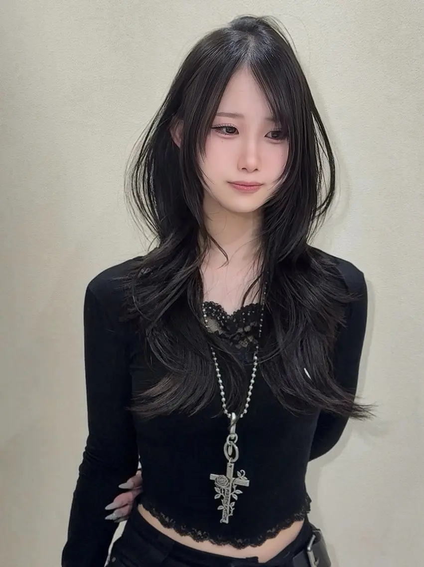 ロング カラー 大人韓国レイヤ ー特化|角岡泉希🩶のヘアスタイル