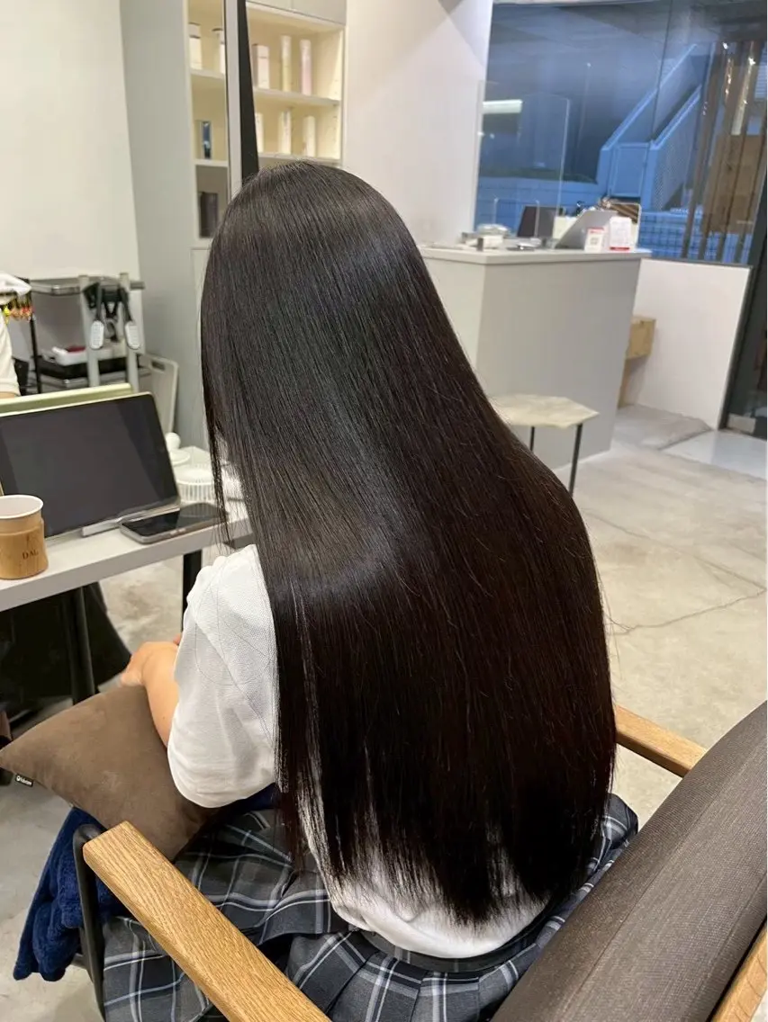 ロング 縮毛矯正 トリートメント 韓国×艶ハイトーンが かわいい✨️リオ🍒のヘアスタイル