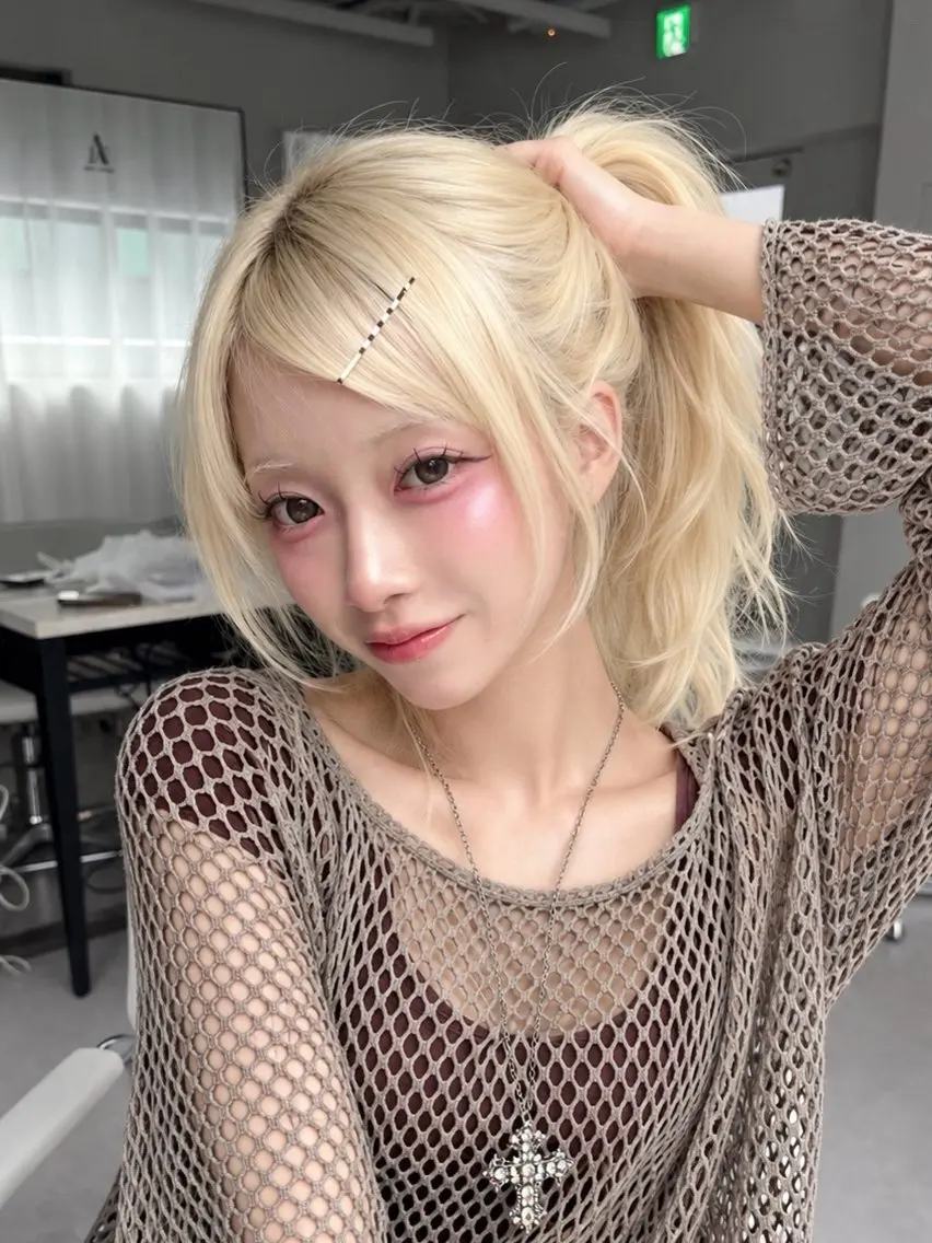 ロング カラー ベージュカラー ヘーゼル 顔周りカット ハッシュカット 韓国風ヘア カット ヘアカラー トリートメント 盛れる顔周り✨韓国 レイヤーkanatoのヘアスタイル