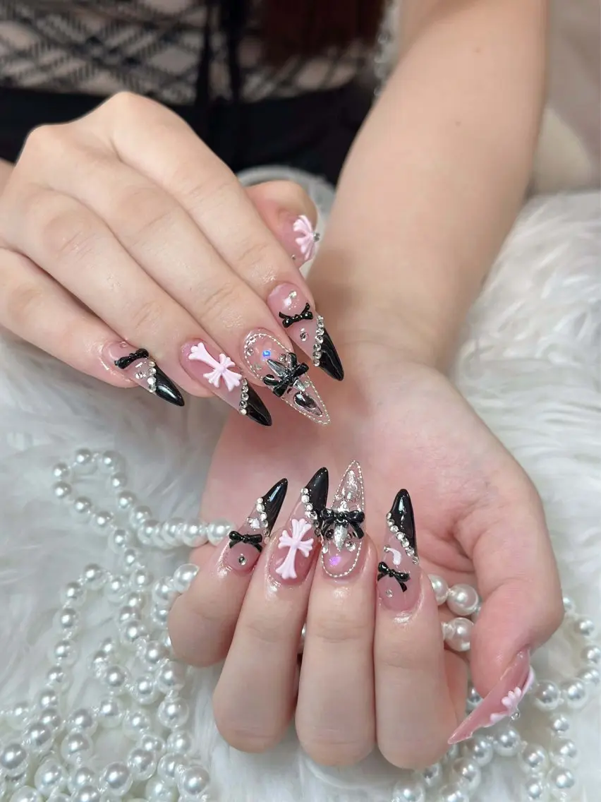 ネイル チークネイル ドット フレンチネイル グラデーション ハート ハンドネイル ハンドケア Eli Muse 新宿ネイルのネイルデザイン