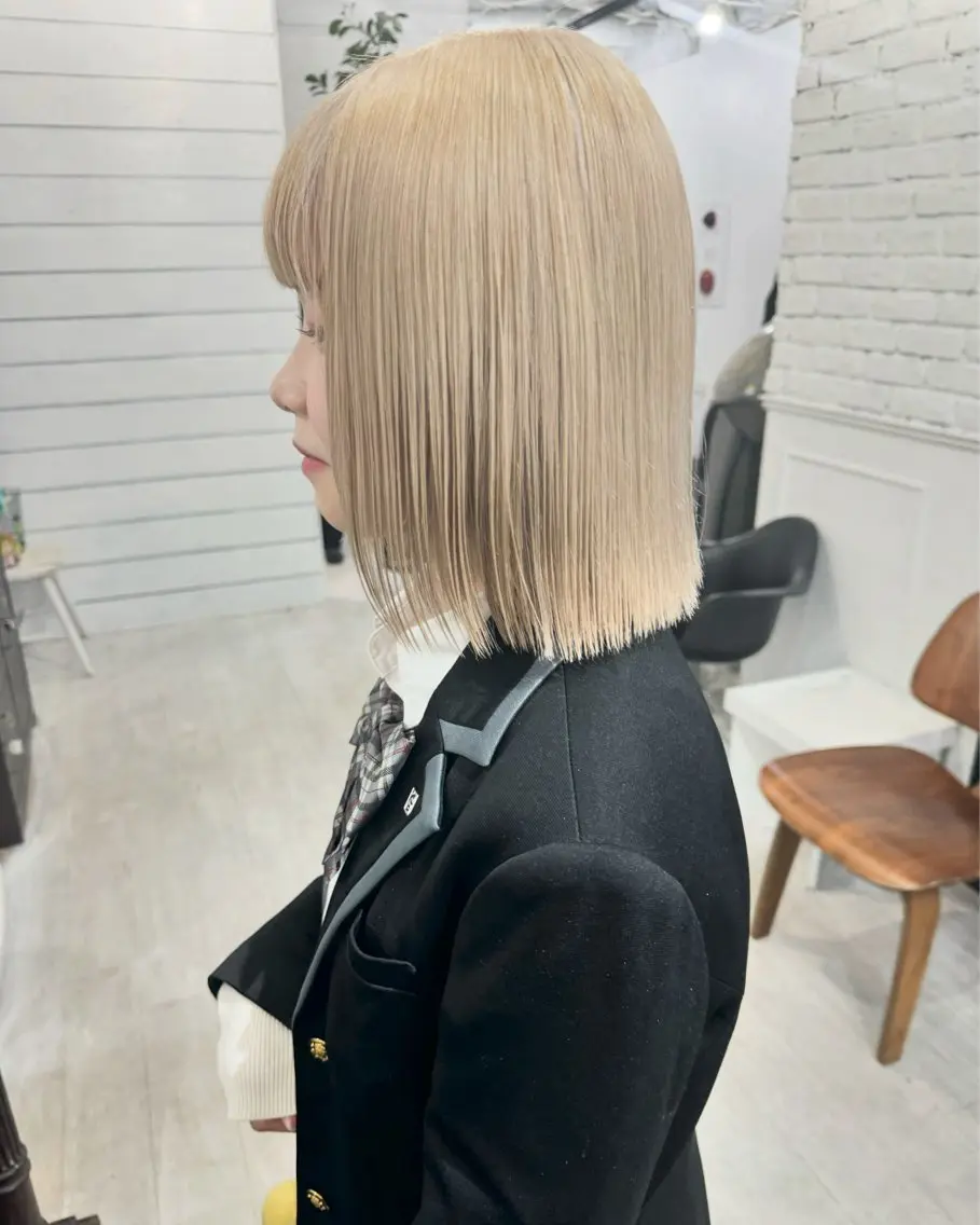 ミディアム カラー バレイヤージュ ミストバング ベージュカラー ブリーチ 抜きっぱなしブロンド 札幌ブリーチカラー/ ダブルカラー/ドイのヘアスタイル