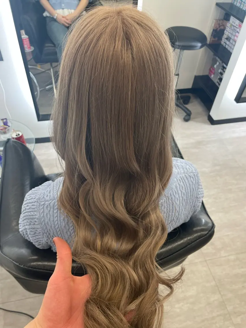セミロング カラー 近藤 慧依のヘアスタイル