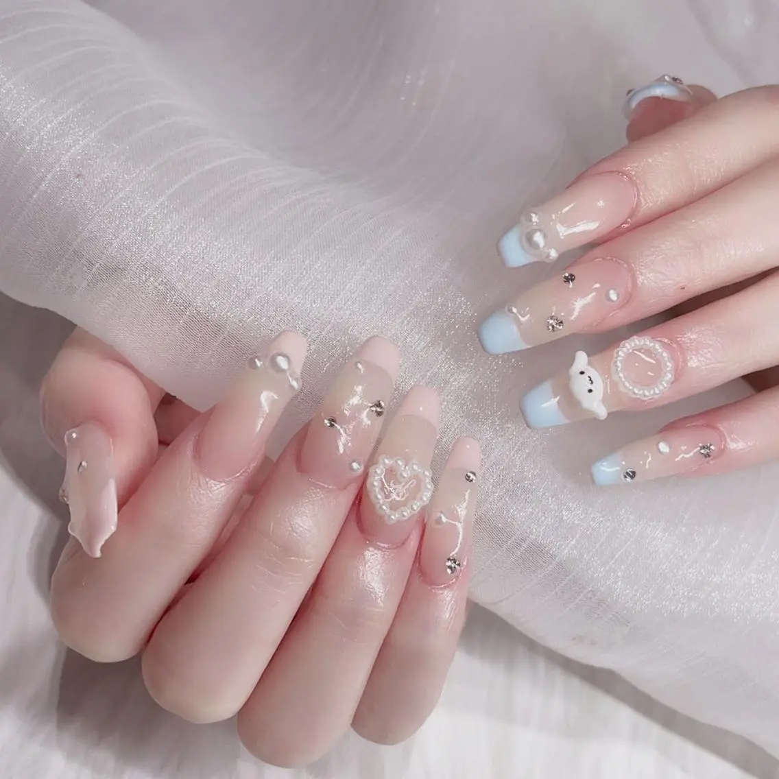 ネイル ネイルチップ Queens ひなのネイルデザイン