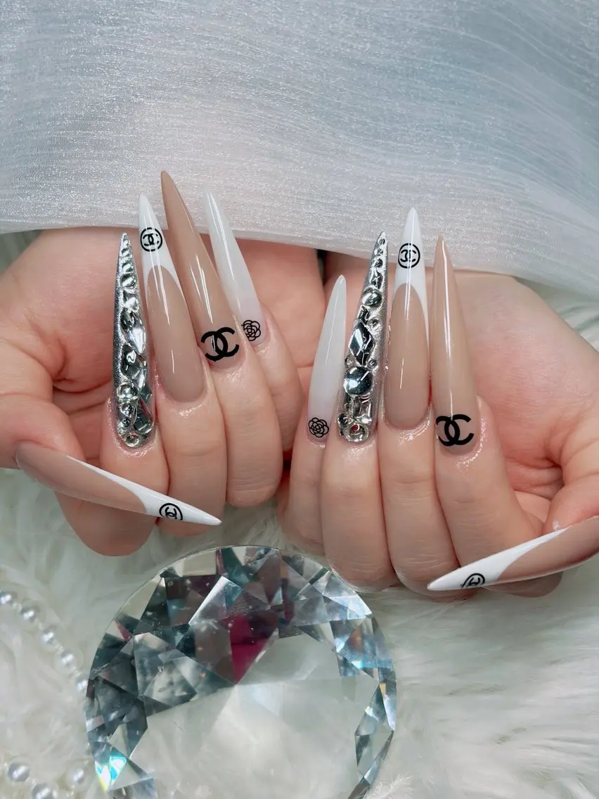 ネイル アートネイル オーロラネイル チークネイル 長さ出し フットネイル ハンドネイル Chan nailsのネイルデザイン