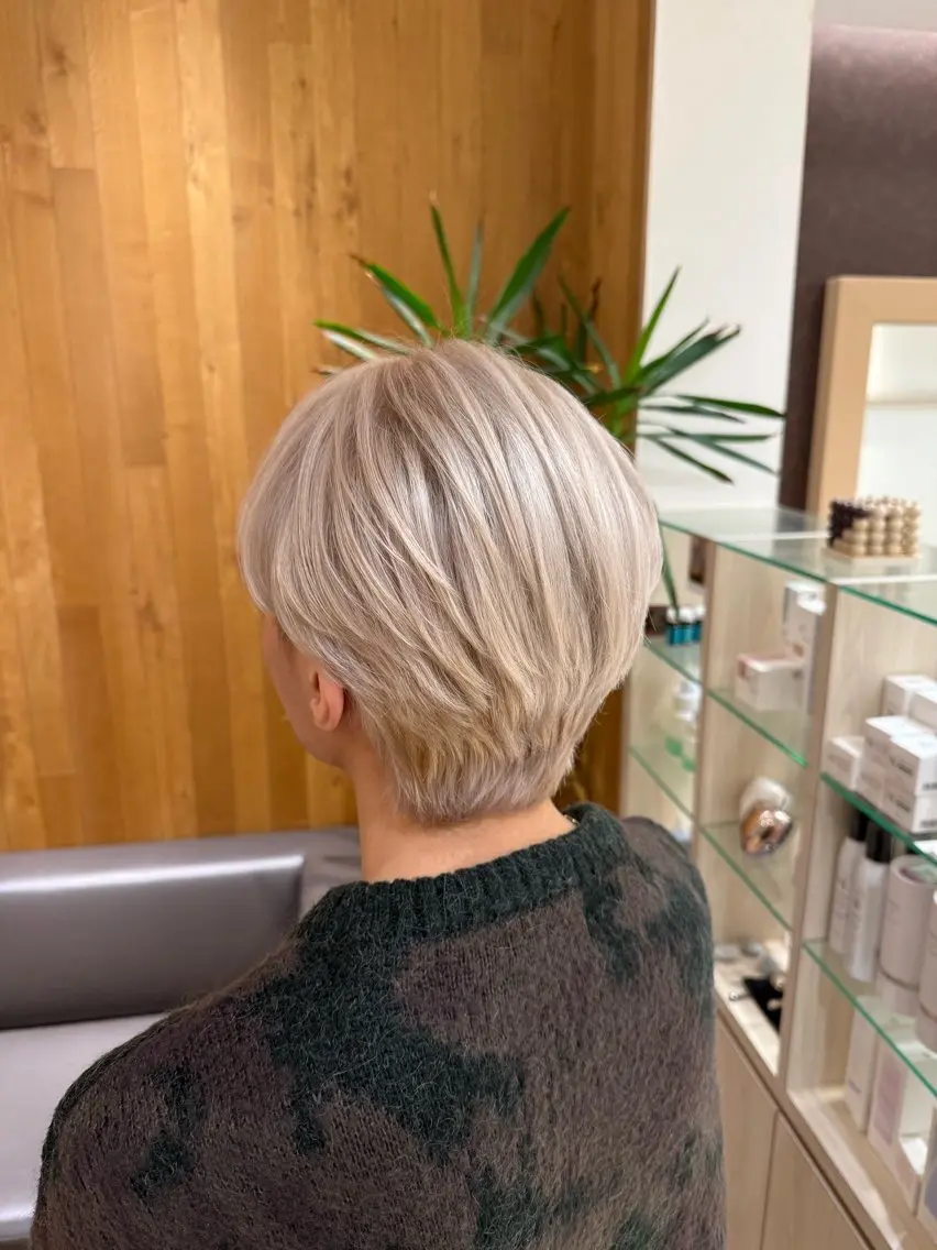 ショート カラー メンズ ダブルカラー ヘアカラー 渡辺 蛍のヘアスタイル