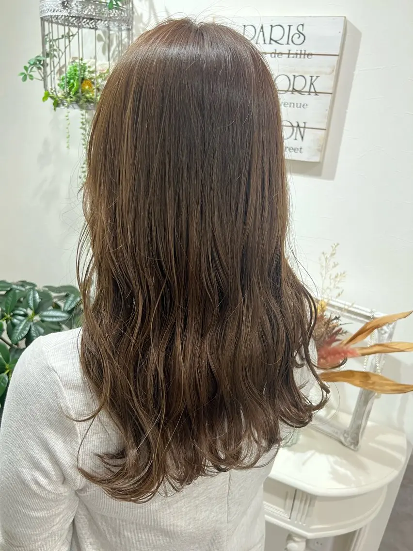 セミロング カット ヘアカラー 縮毛矯正 トリートメント 井上 美春のヘアスタイル