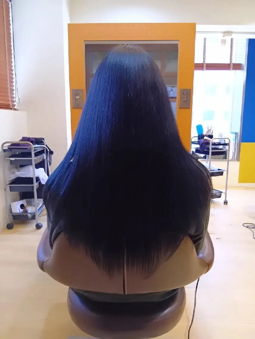 ロング カラー 黒髪 ブルーカラー 学生 トリートメント カット ヘアカラー トリートメント 小林暢🌟Orque 髪質改善サロン🌙のヘアスタイル