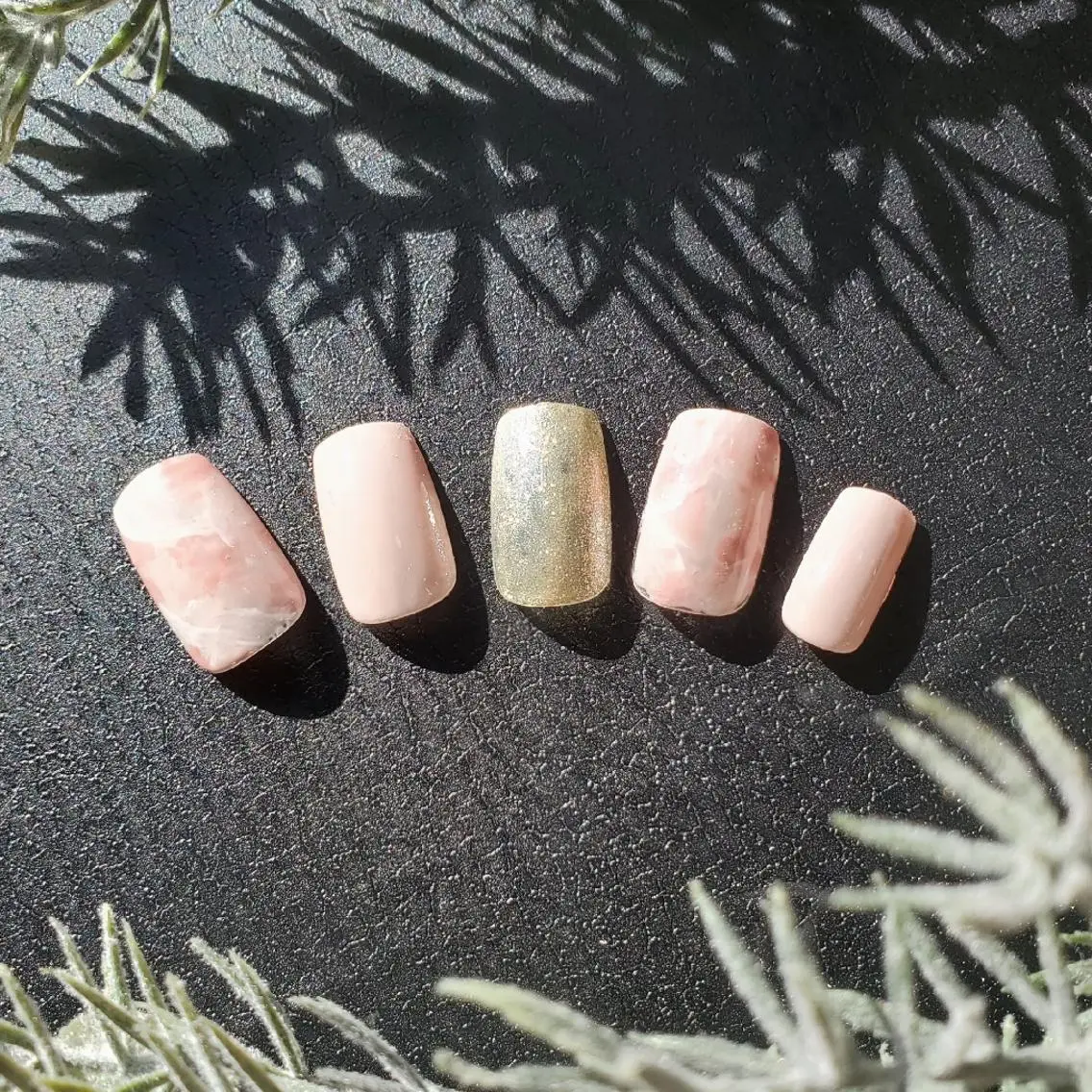 ネイル ニュアンスネイル liddell Usamiのネイルデザイン