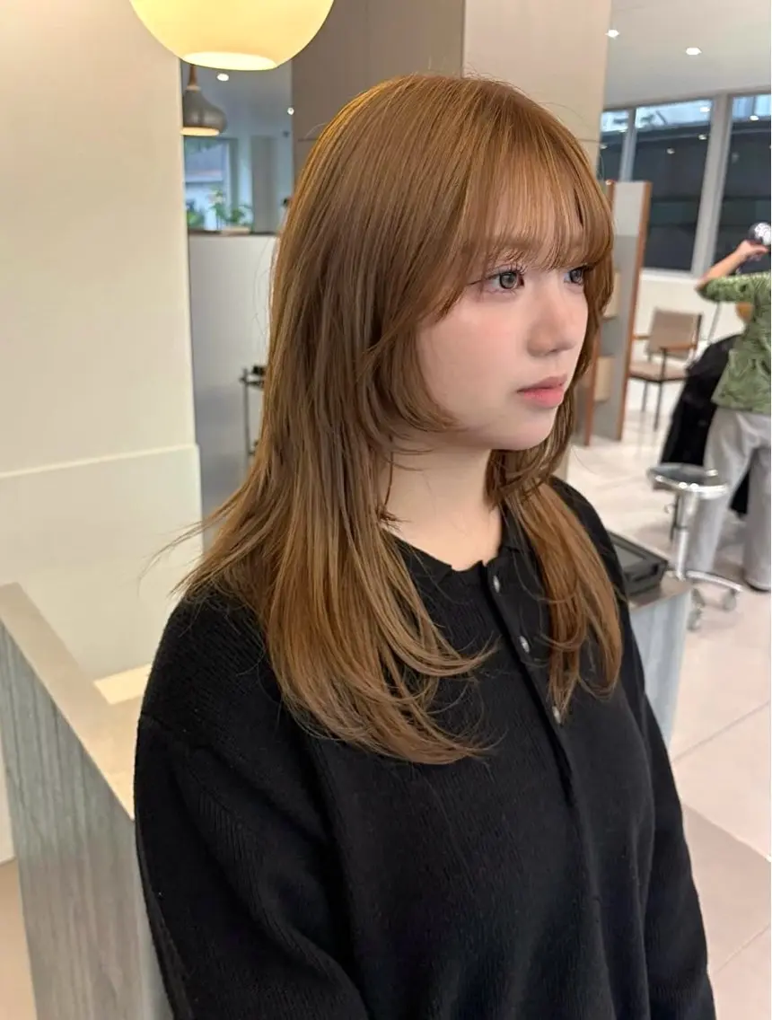 セミロング レイヤーカット カット トリートメント 似合わせレイヤー ＆縮毛矯正のヘアスタイル