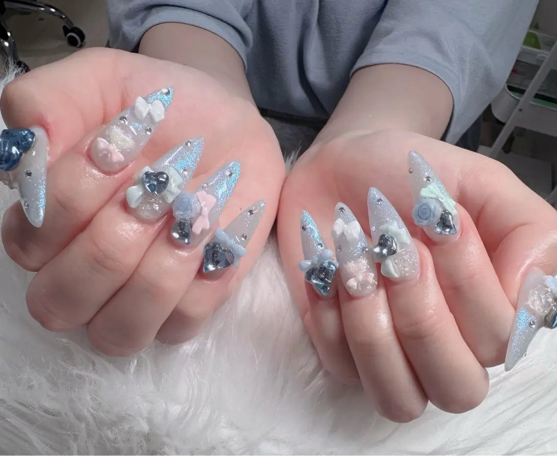 ネイル フレンチネイル ジェルネイル ガラスフレンチ ハロウィン ハート H.baby Nail Salonのネイルデザイン