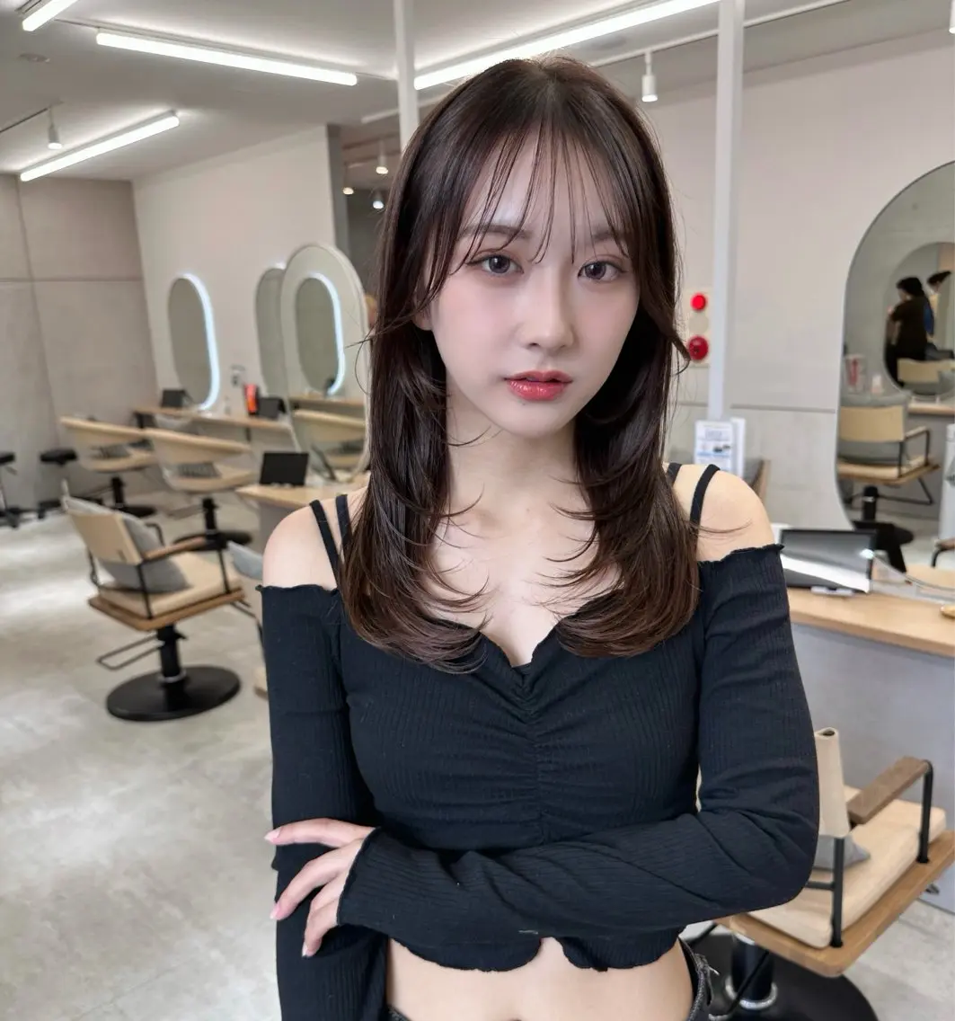 ロング レイヤーカット ゆうり/ 透明感カラーのヘアスタイル