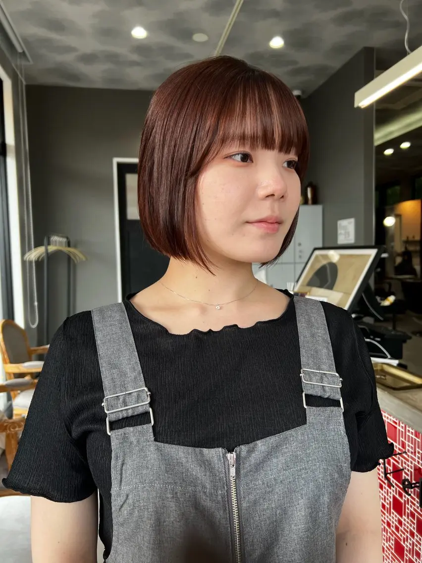 ショート カラー ボブ カット 佐々木 愛実のヘアスタイル
