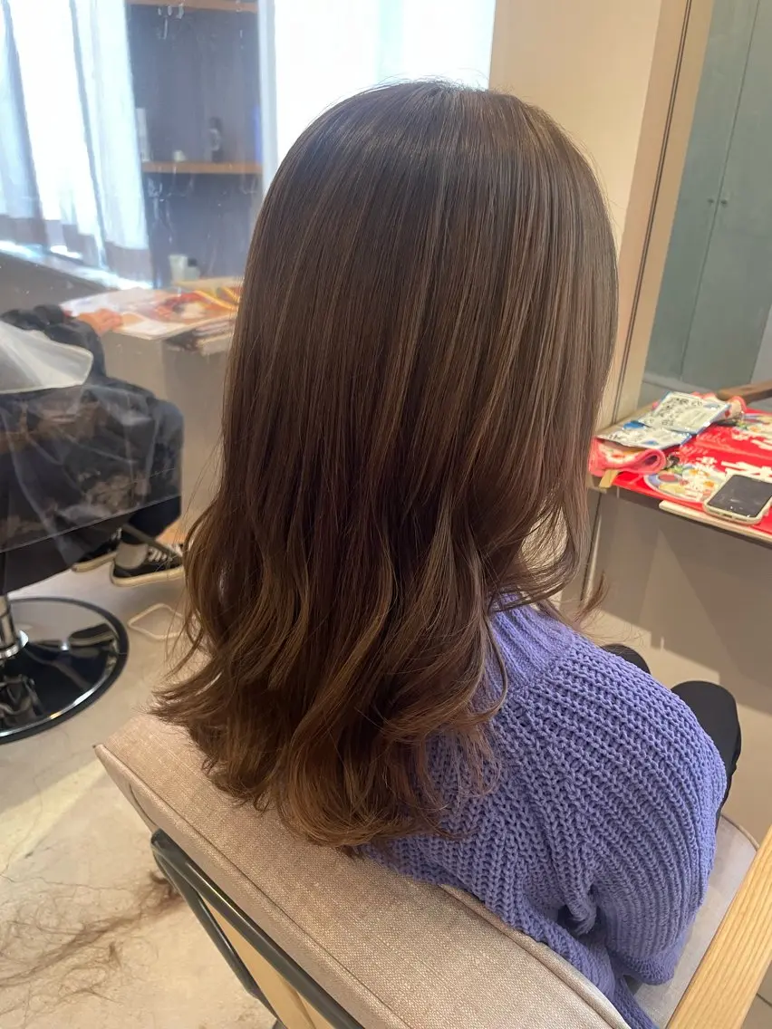セミロング 特化✨透明感カラー 白髪染め✨住田緋菜のヘアスタイル