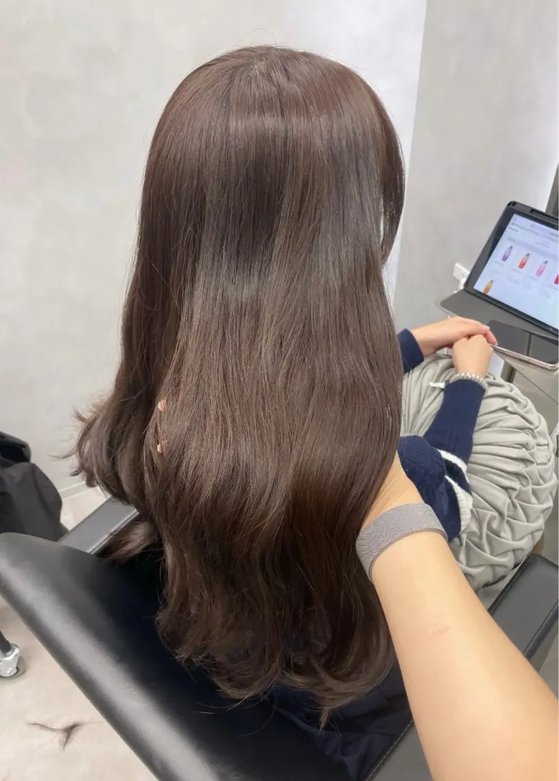 ロング カット ヘアカラー トリートメント 透明感上品カラー 美白ショコラカラーのヘアスタイル