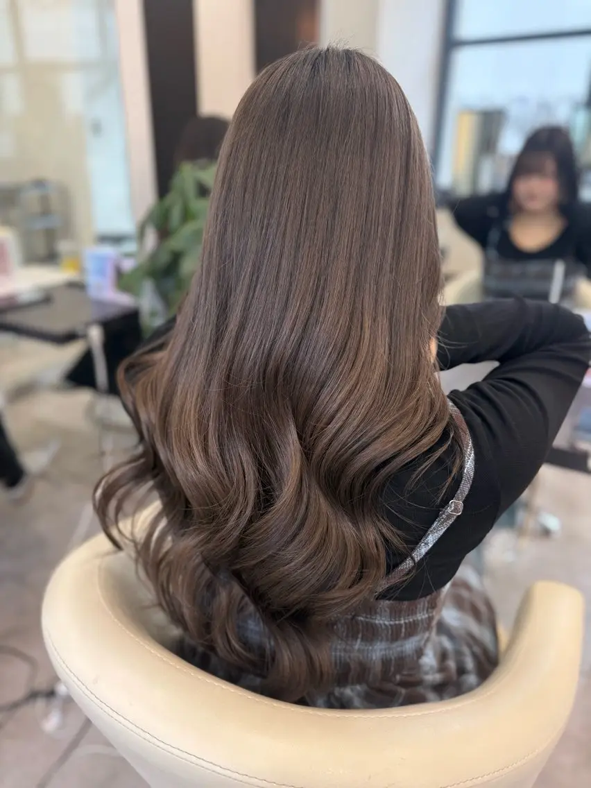 ロング カラー アッシュ アッシュグレー アッシュグレージュ グレージュ カット ヘアカラー トリートメント 渋谷髪質改善/縮毛 矯正/かすが🪽🫧のヘアスタイル