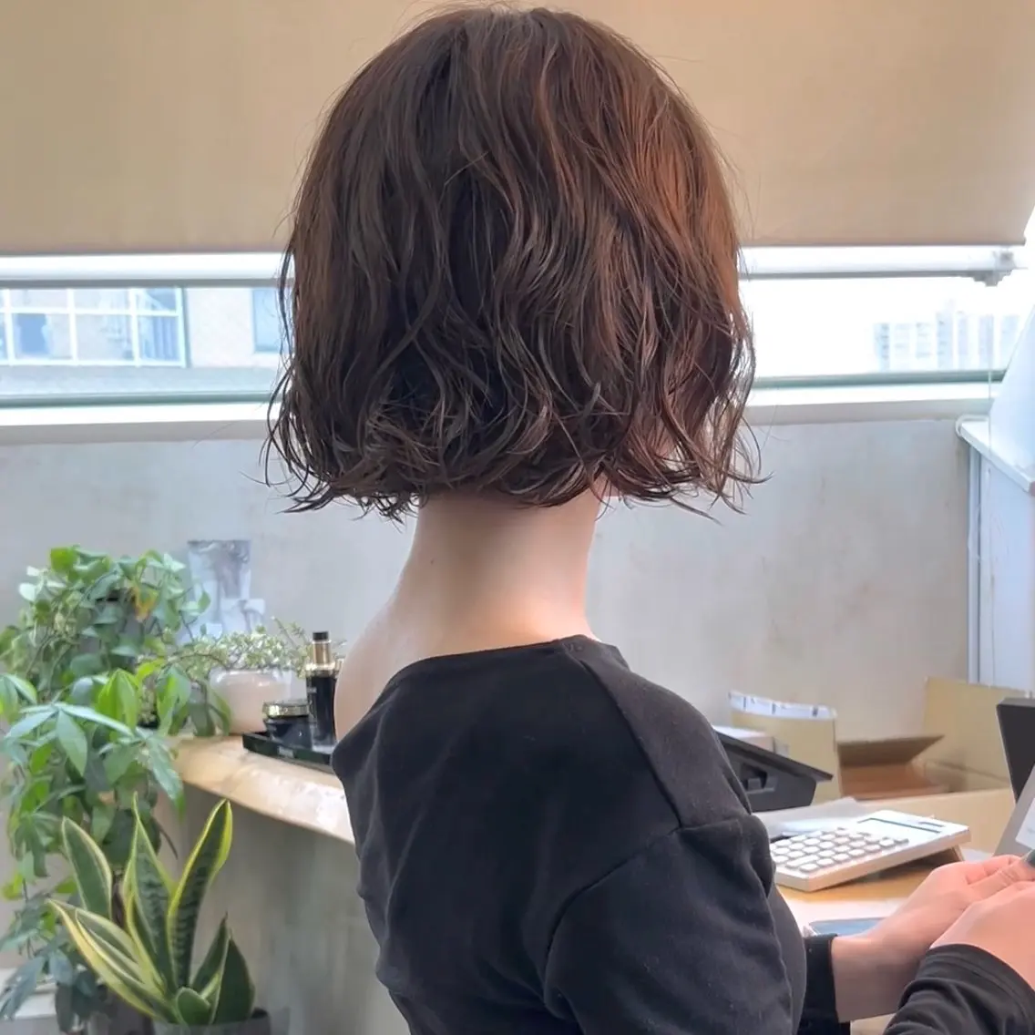 ショート ボブ カット ヘアカラー パーマ ボブ/縮毛矯正/ レイヤー/塚田のヘアスタイル